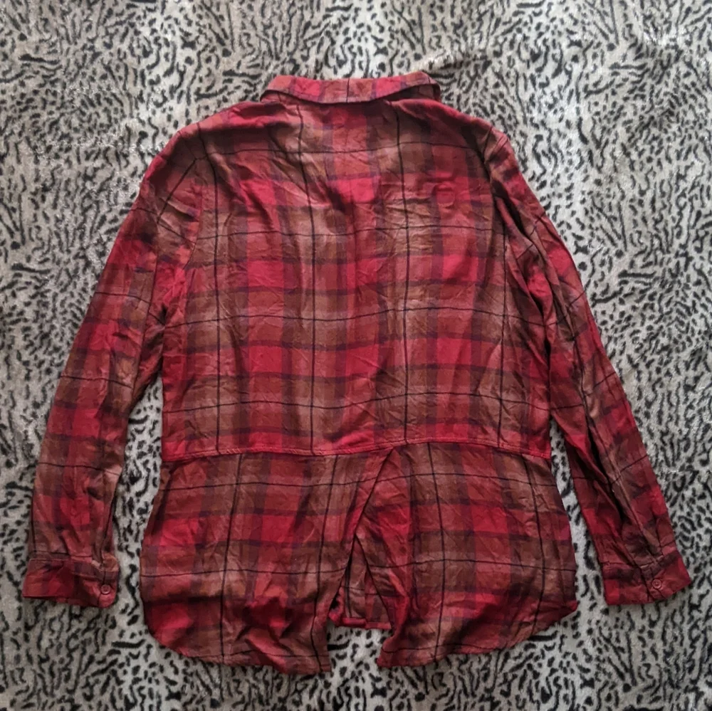 Red flannel - Picture 5 of 6